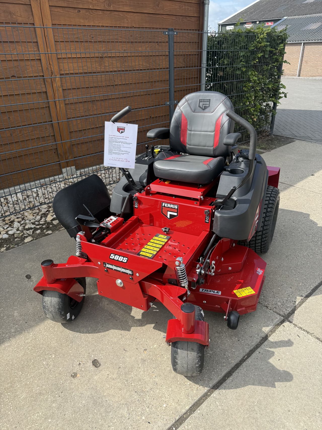 Ferris is500 rondom geveerd 122cm