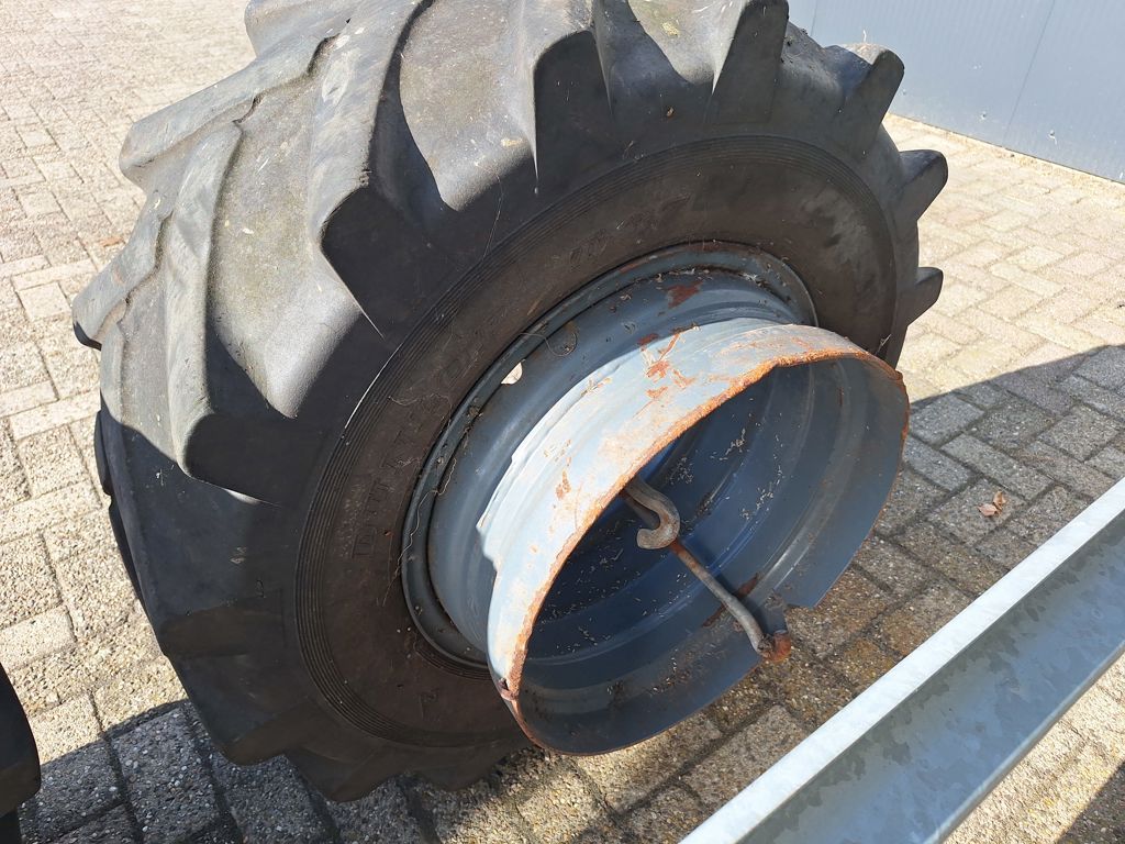 Dunlop 400/70-20 T37