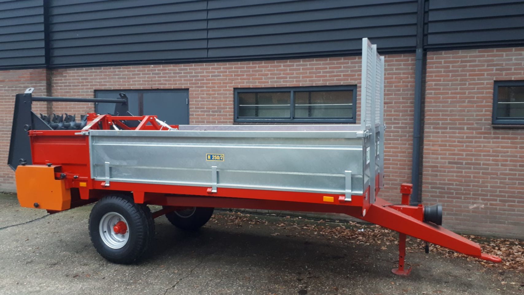 Agromet N 250/2 meststrooier / mestverspreider