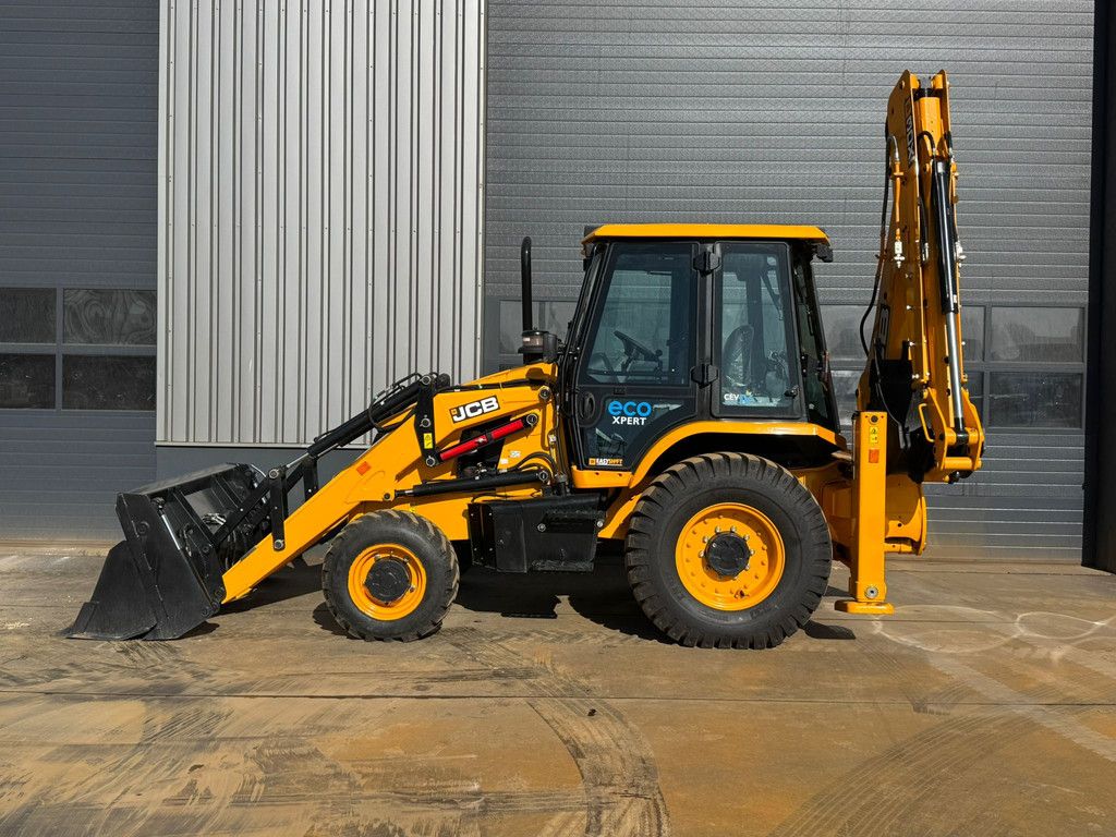 JCB 3DX 4x4 Xtra with extendable boom