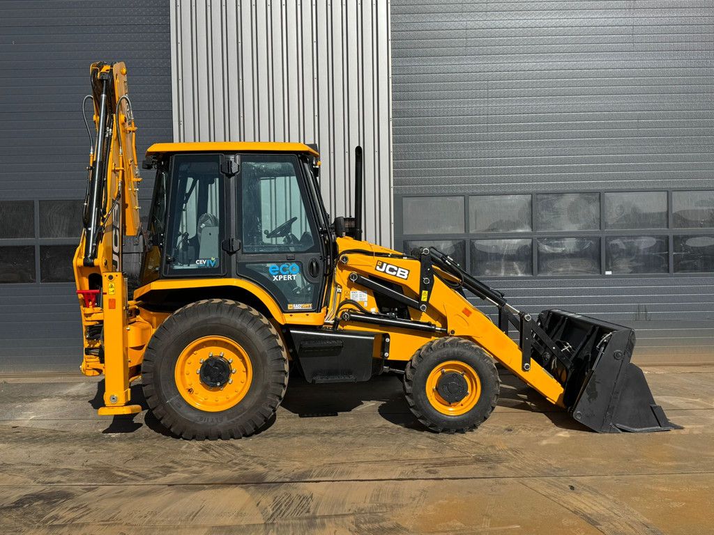 JCB 3DX 4x4 Xtra with extendable boom