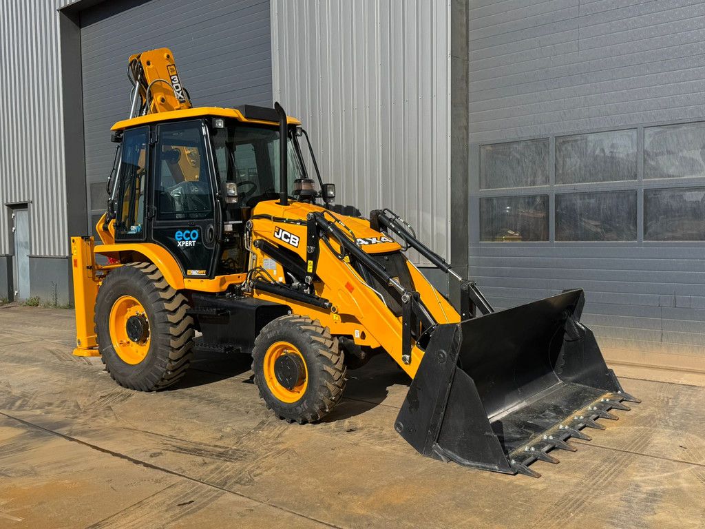 JCB 3DX 4x4 Xtra with extendable boom