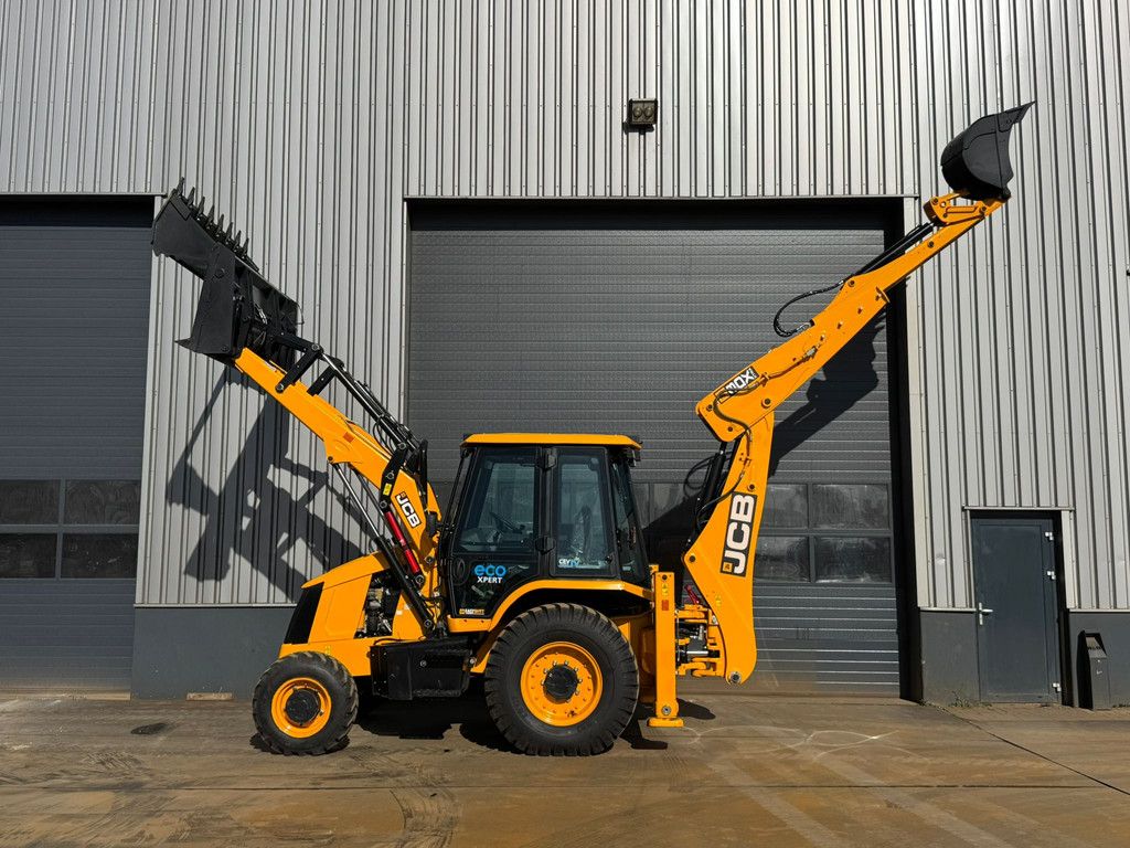 JCB 3DX 4x4 Xtra with extendable boom