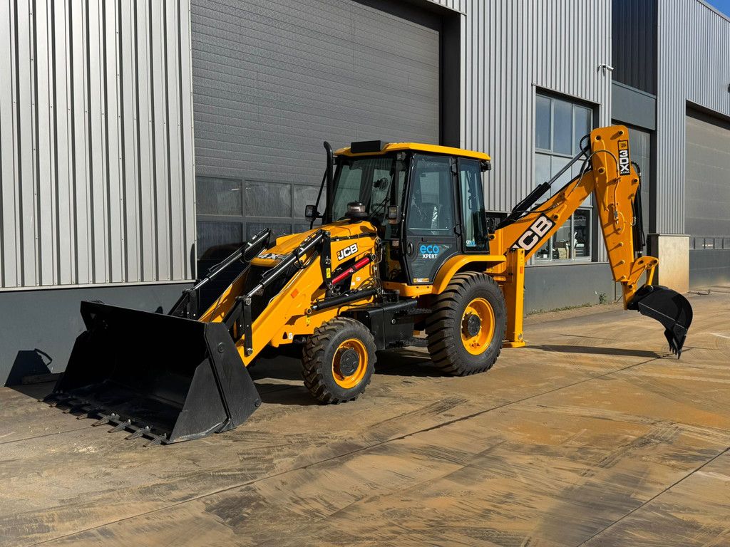 JCB 3DX 4x4 Xtra with extendable boom
