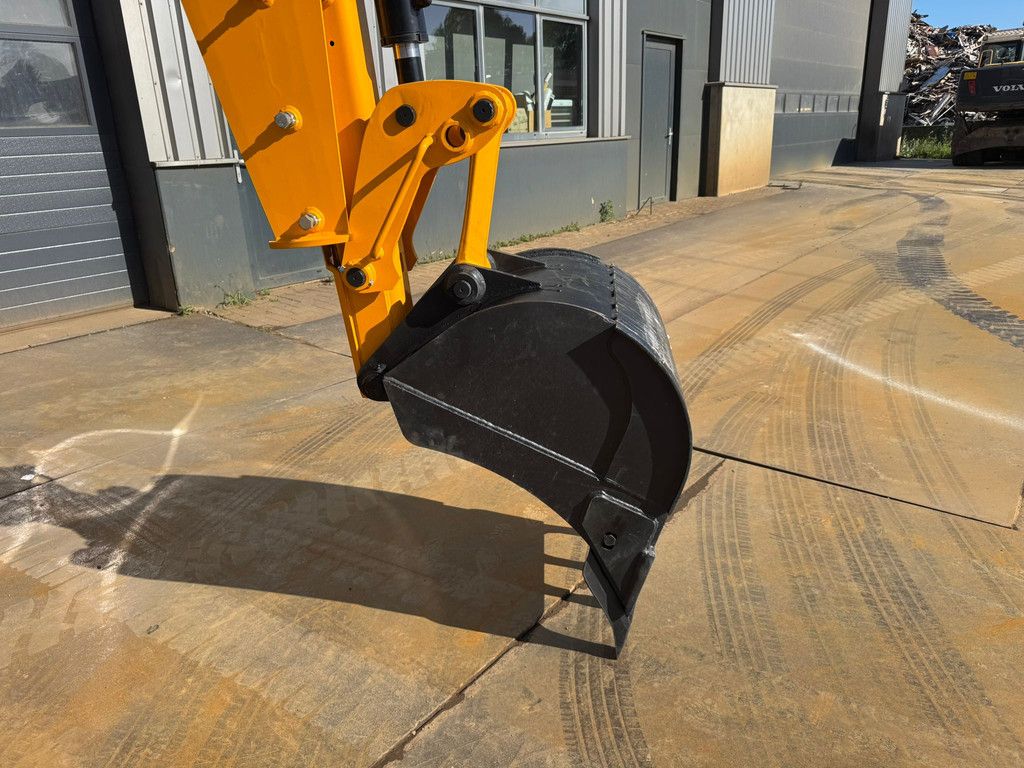 JCB 3DX 4x4 Xtra with extendable boom