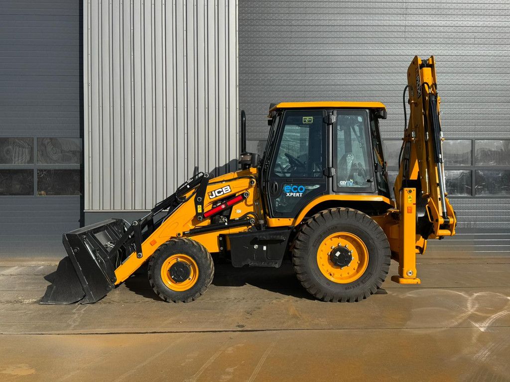 JCB 3DX 4x4 Super with extendable boom