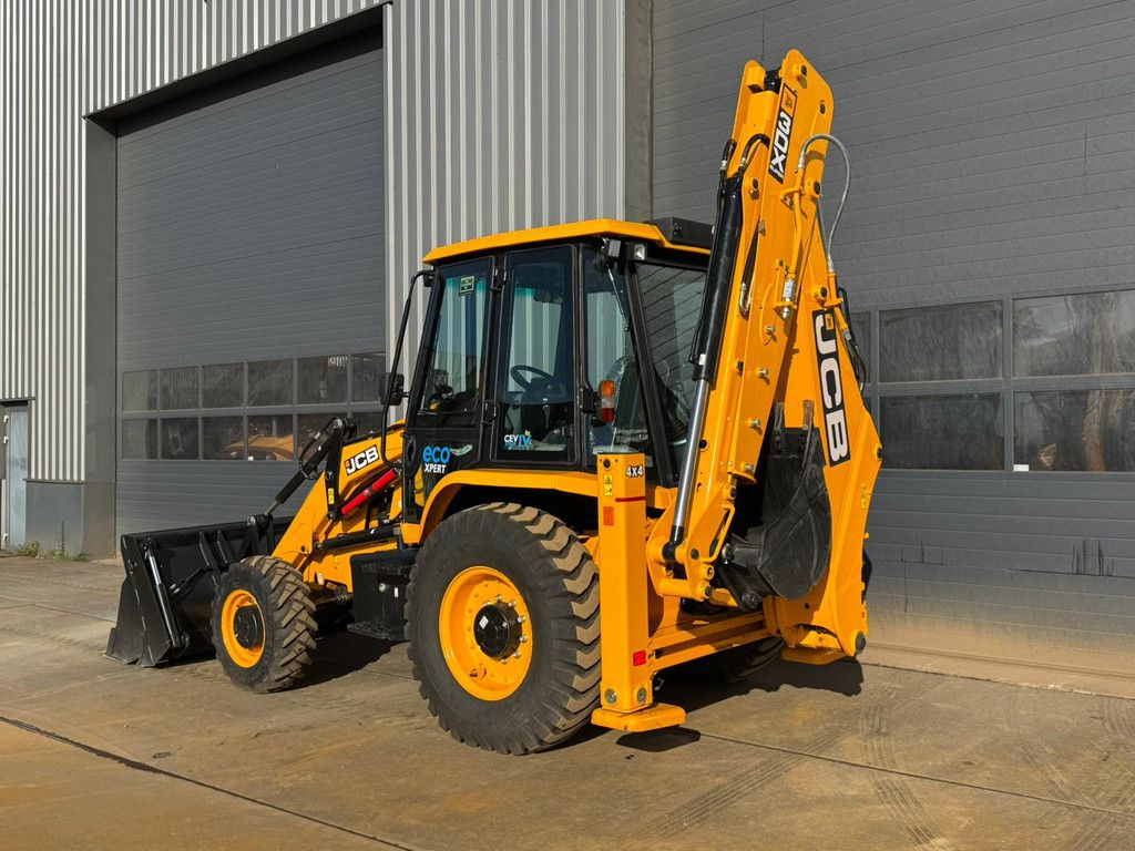 JCB 3DX 4x4 Super with extendable boom
