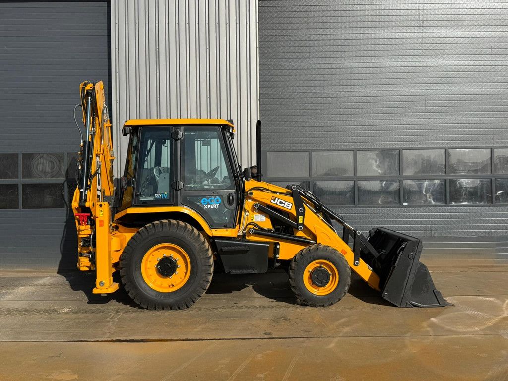 JCB 3DX 4x4 Super with extendable boom
