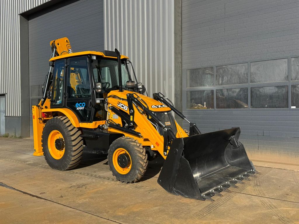 JCB 3DX 4x4 Super with extendable boom