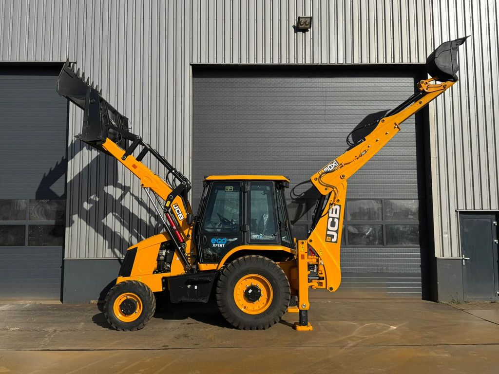 JCB 3DX 4x4 Super with extendable boom