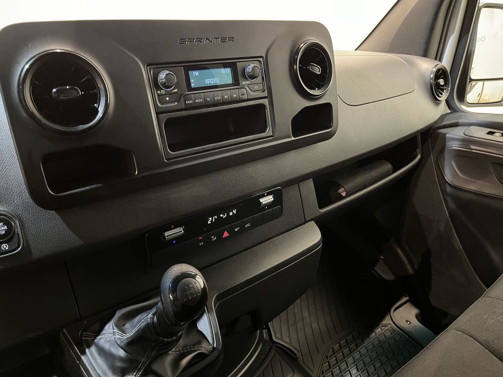 Mercedes-Benz Sprinter 315 CDI L2 RWD DC Dubbel Cabine Open Laadbak / Euro 6 / Trekhaak 3500 KG / Airco / 10.900 KM !! / BPM VRIJ !!