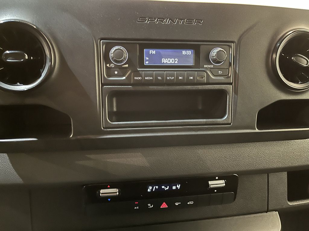 Mercedes-Benz Sprinter 315 CDI L2 RWD DC Dubbel Cabine Open Laadbak / Euro 6 / Trekhaak 3500 KG / Airco / 10.900 KM !! / BPM VRIJ !!