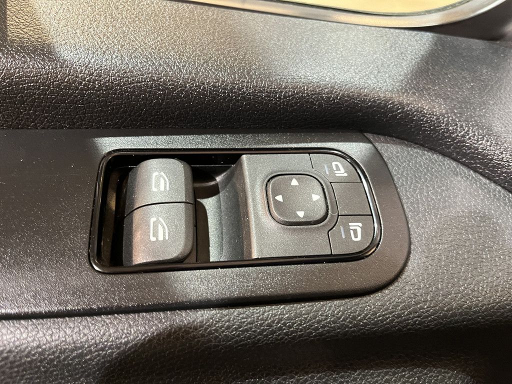 Mercedes-Benz Sprinter 315 CDI L2 RWD DC Dubbel Cabine Open Laadbak / Euro 6 / Trekhaak 3500 KG / Airco / 10.900 KM !! / BPM VRIJ !!