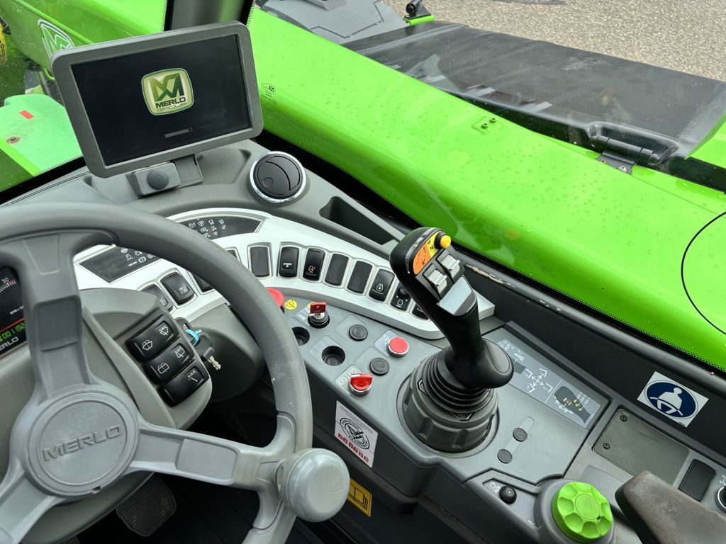 Merlo TF42.7-145 CVTRONIC