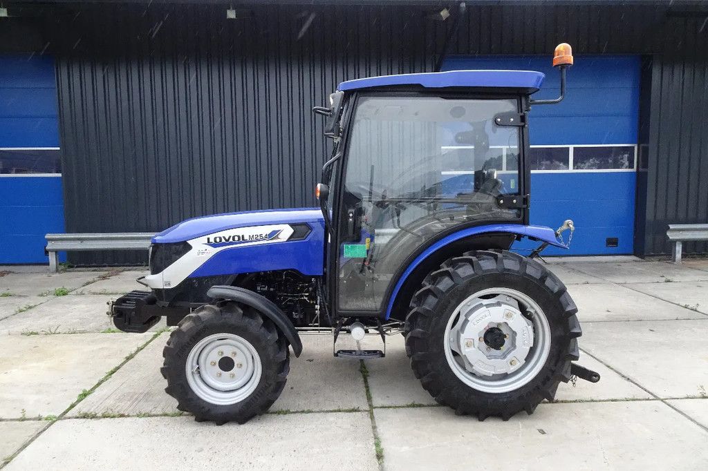 LOVOL M254 met Cabine Weinig uren! M254