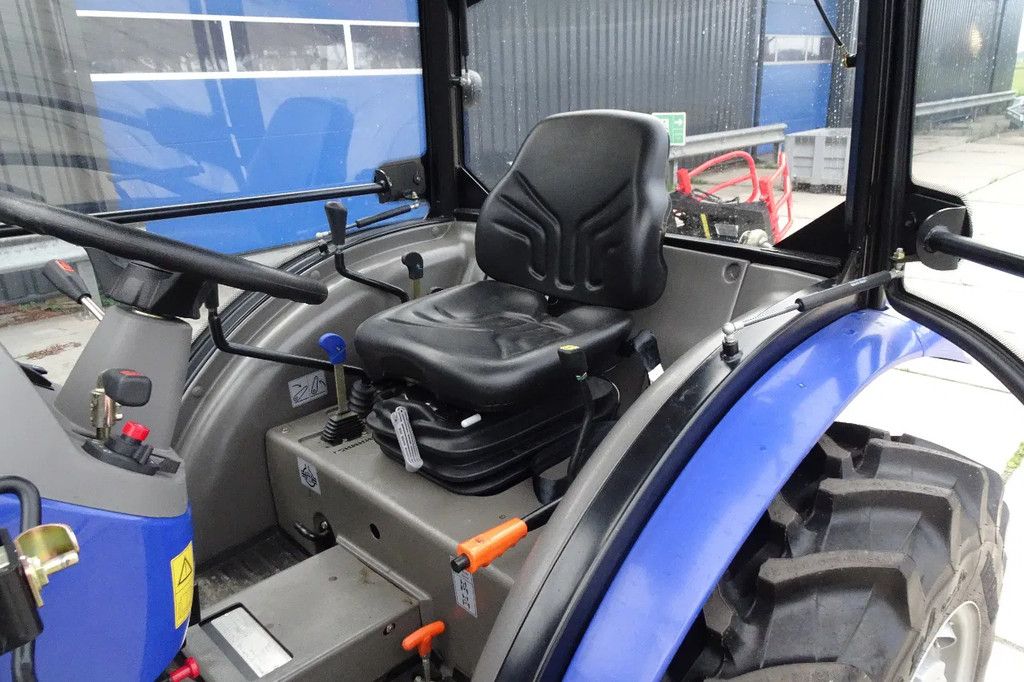 LOVOL M254 met Cabine Weinig uren! M254