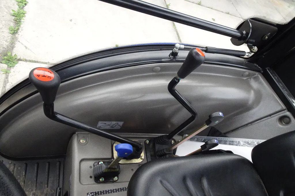 LOVOL M254 met Cabine Weinig uren! M254