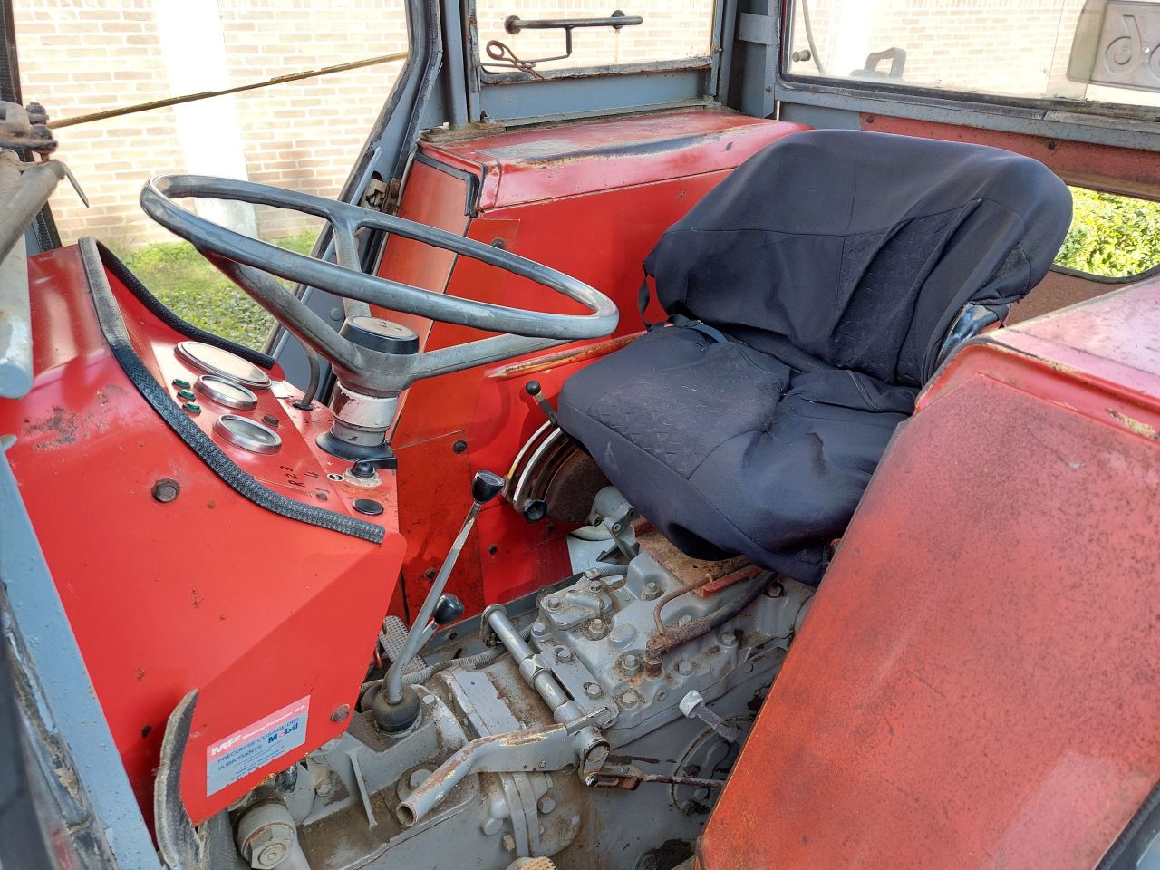 Massey Ferguson 245