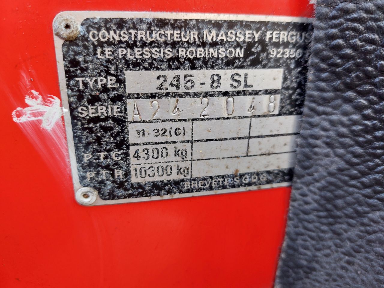 Massey Ferguson 245