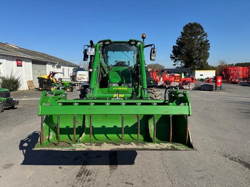 John Deere 6120M