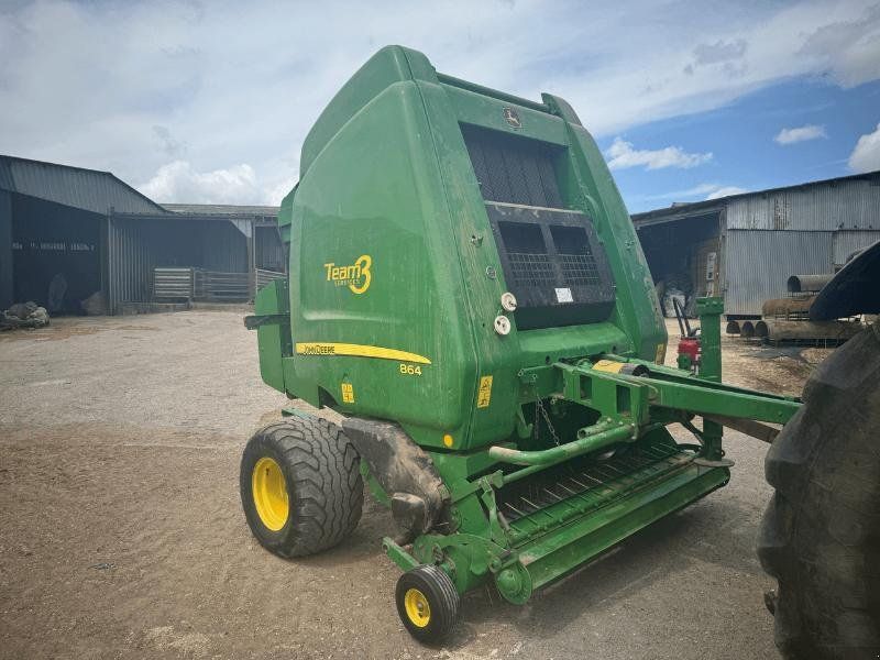 John Deere 864