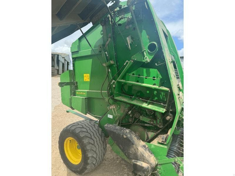 John Deere 864