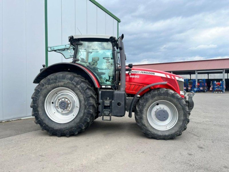 Massey Ferguson 8690