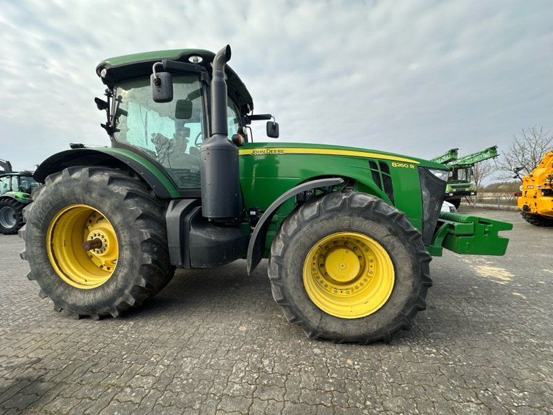 John Deere 8260R AutoPowr
