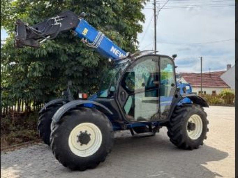 New Holland LM 735