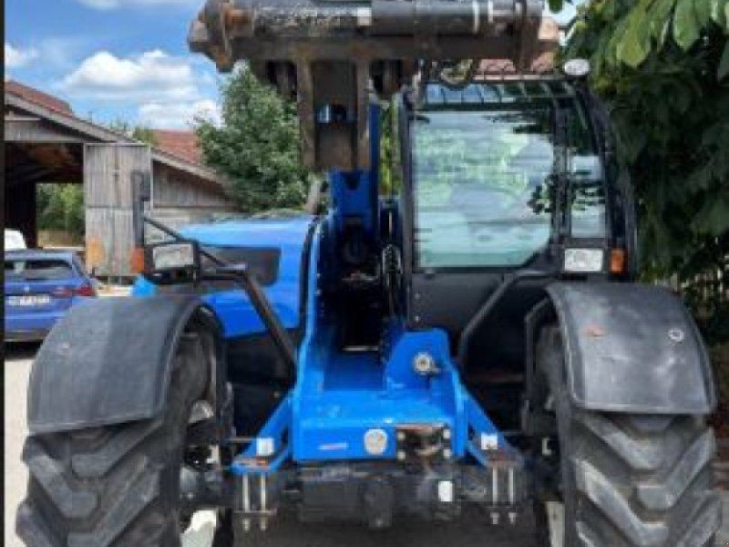 New Holland LM 735