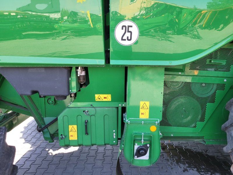 John Deere T 670 i