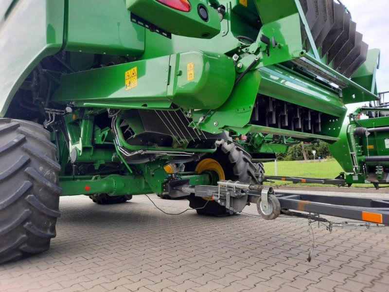 John Deere T 670 i