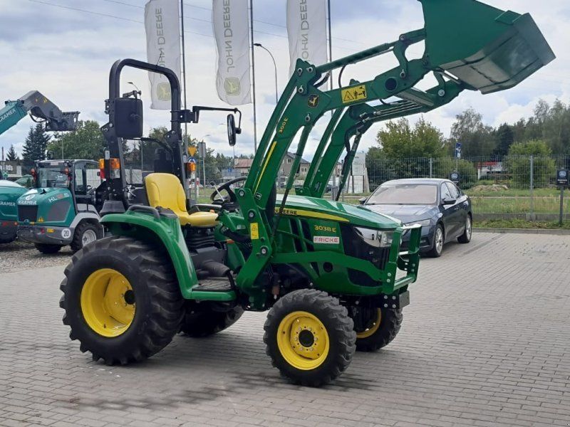 John Deere 3038E