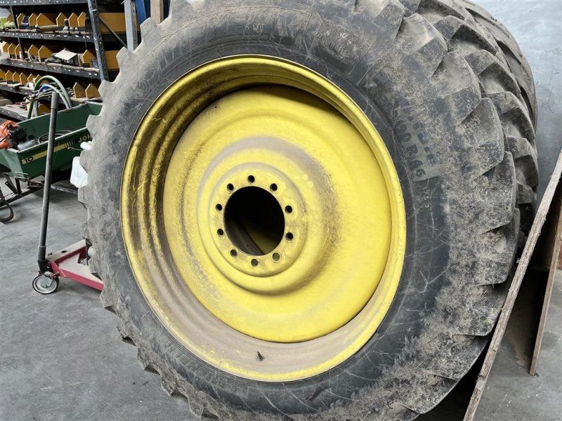 John Deere M944i isobus 28 m 4400 l.