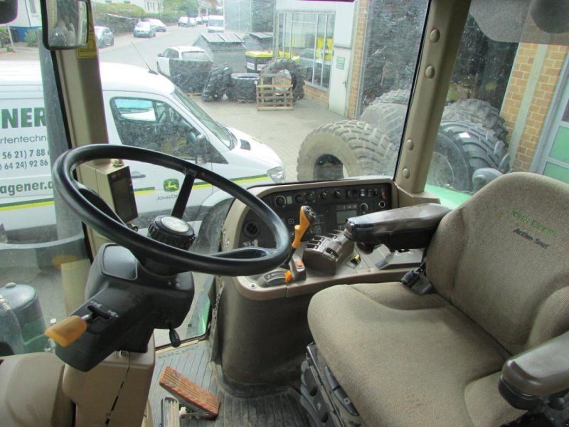 John Deere 7830