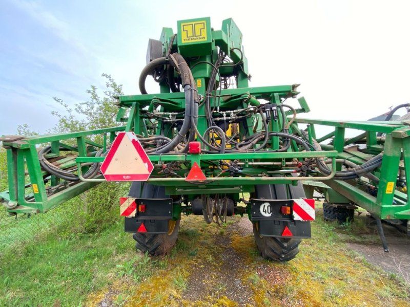 John Deere 840