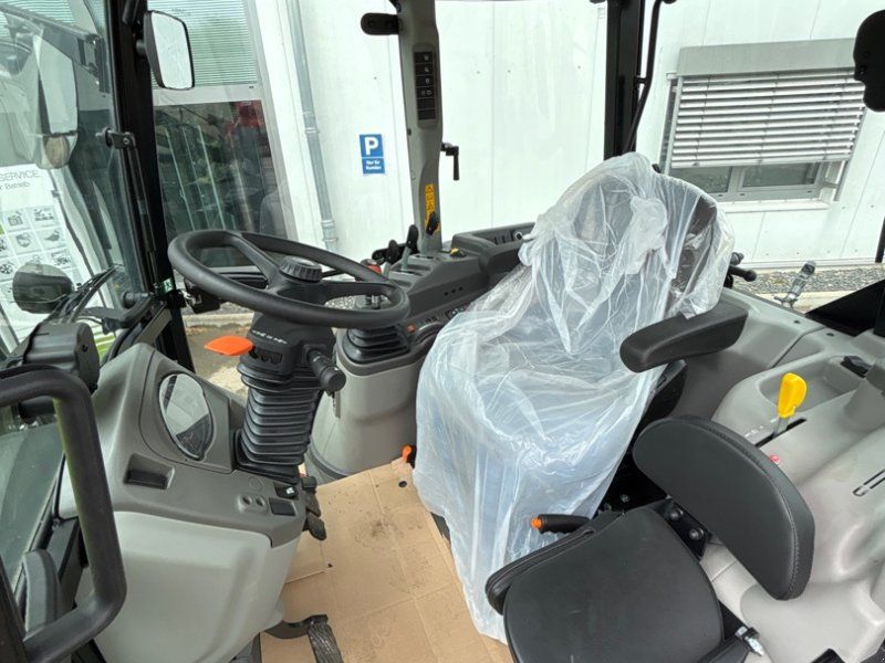 Claas Axos  240