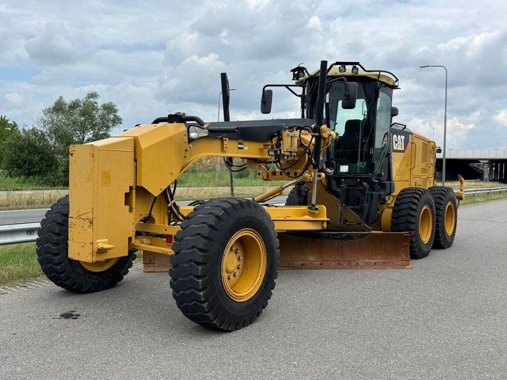 Caterpillar 140M2