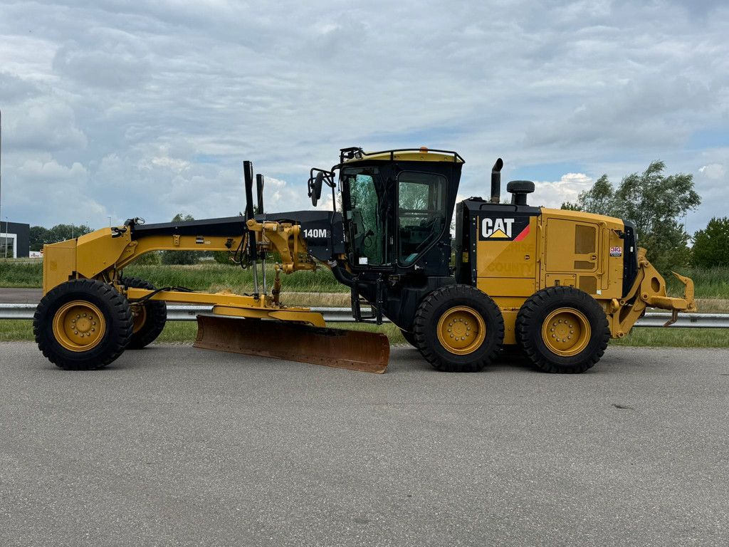 Caterpillar 140M2