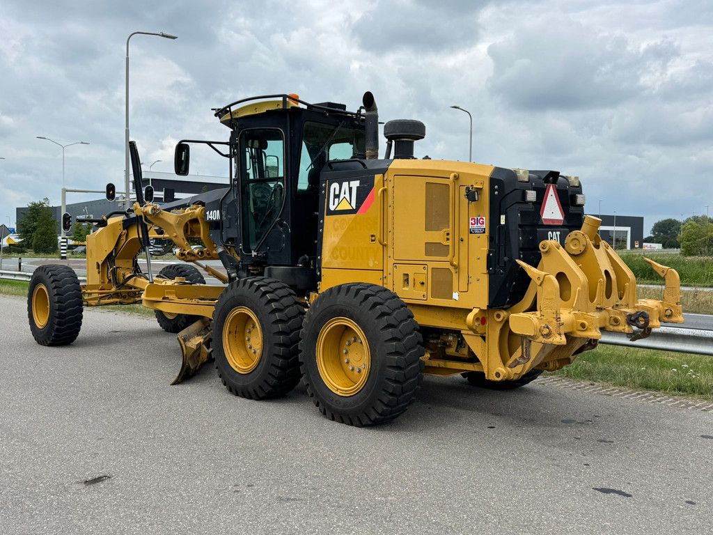 Caterpillar 140M2