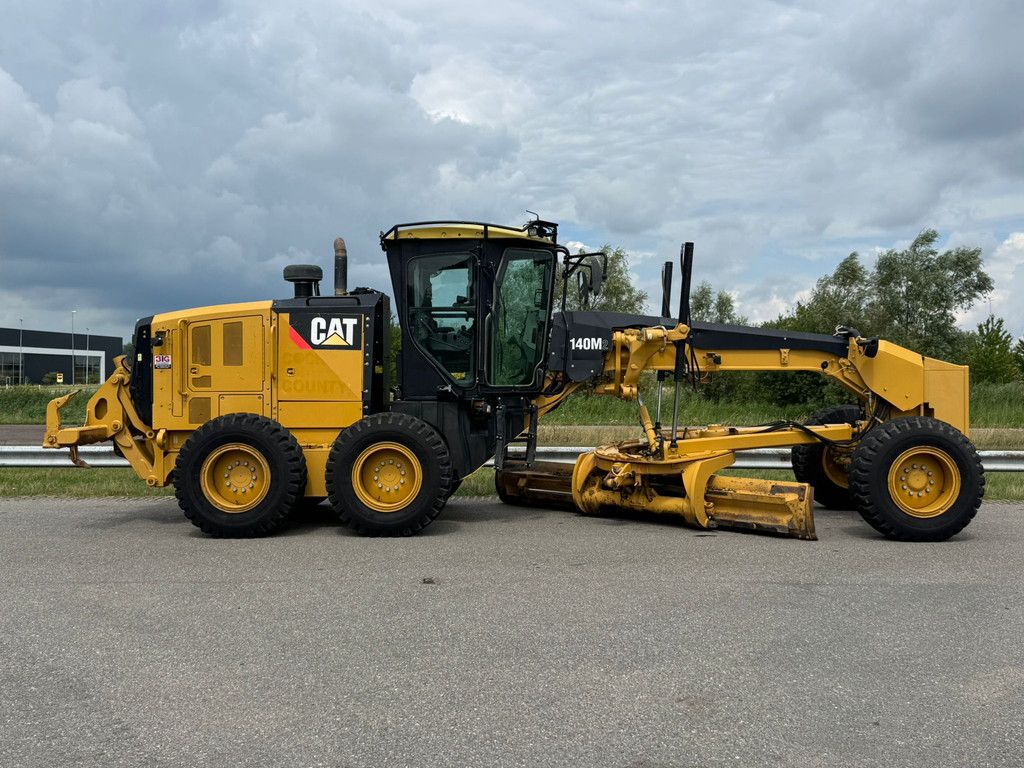 Caterpillar 140M2