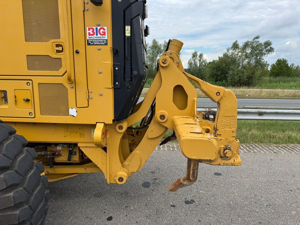 Caterpillar 140M2