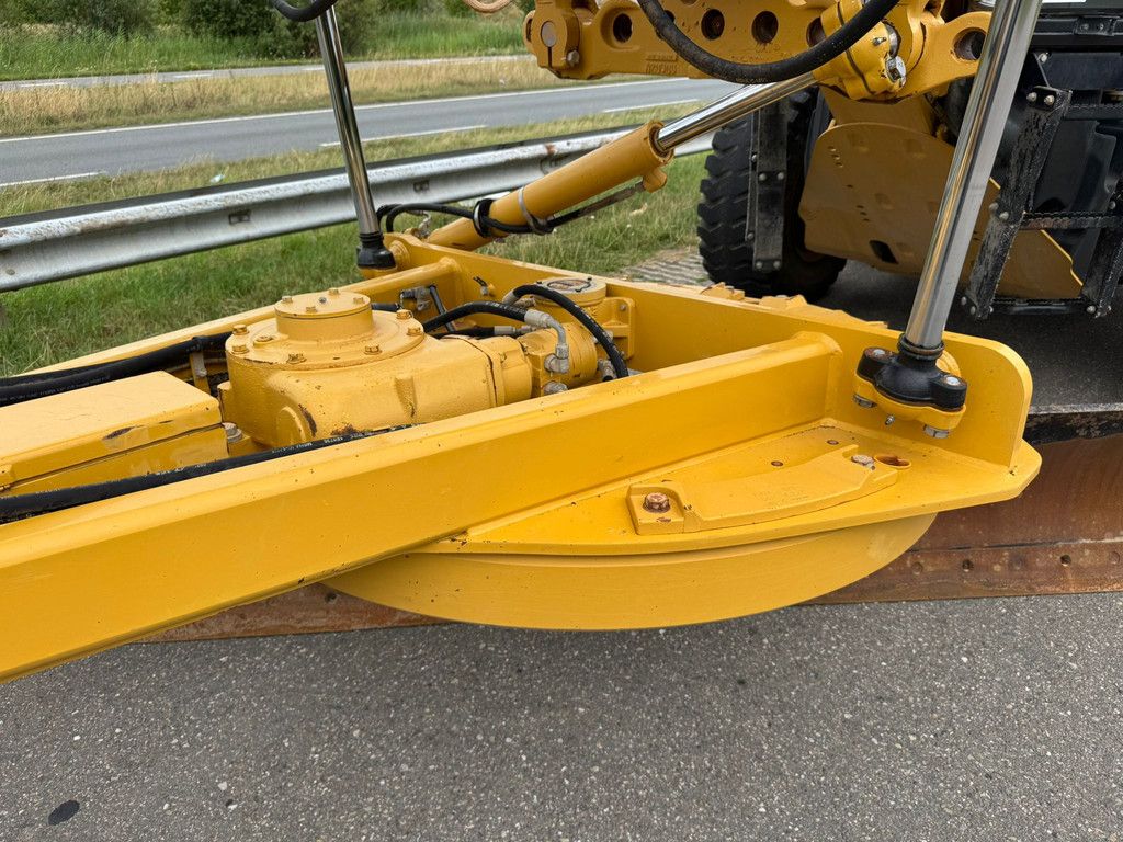 Caterpillar 140M2