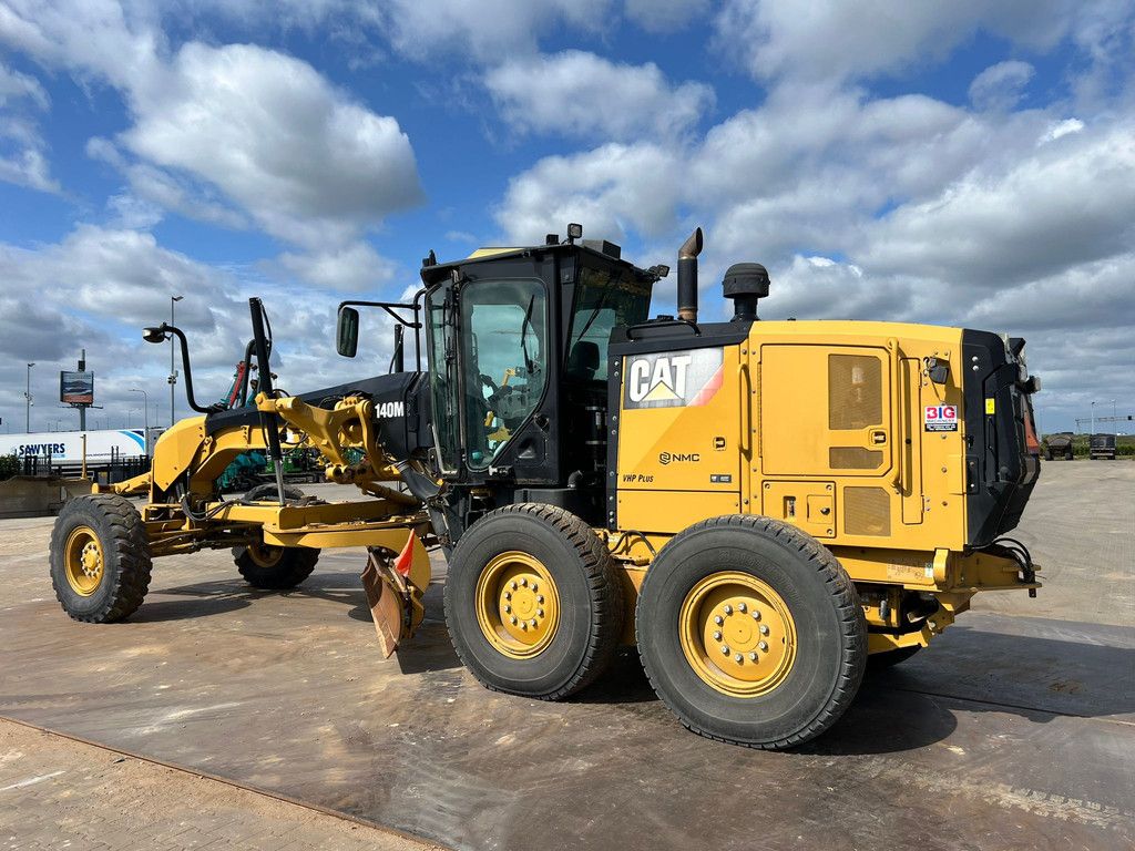 Caterpillar 140M2