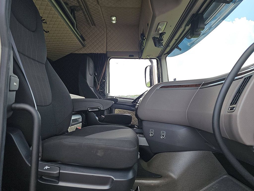 DAF XF 480 6x2*4