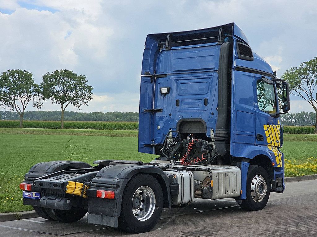 MERCEDES-BENZ ACTROS 1843