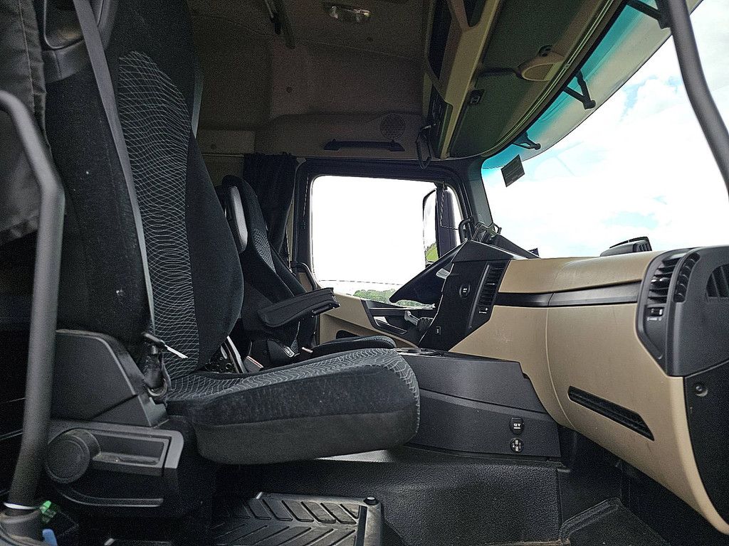 MERCEDES-BENZ ACTROS 1843