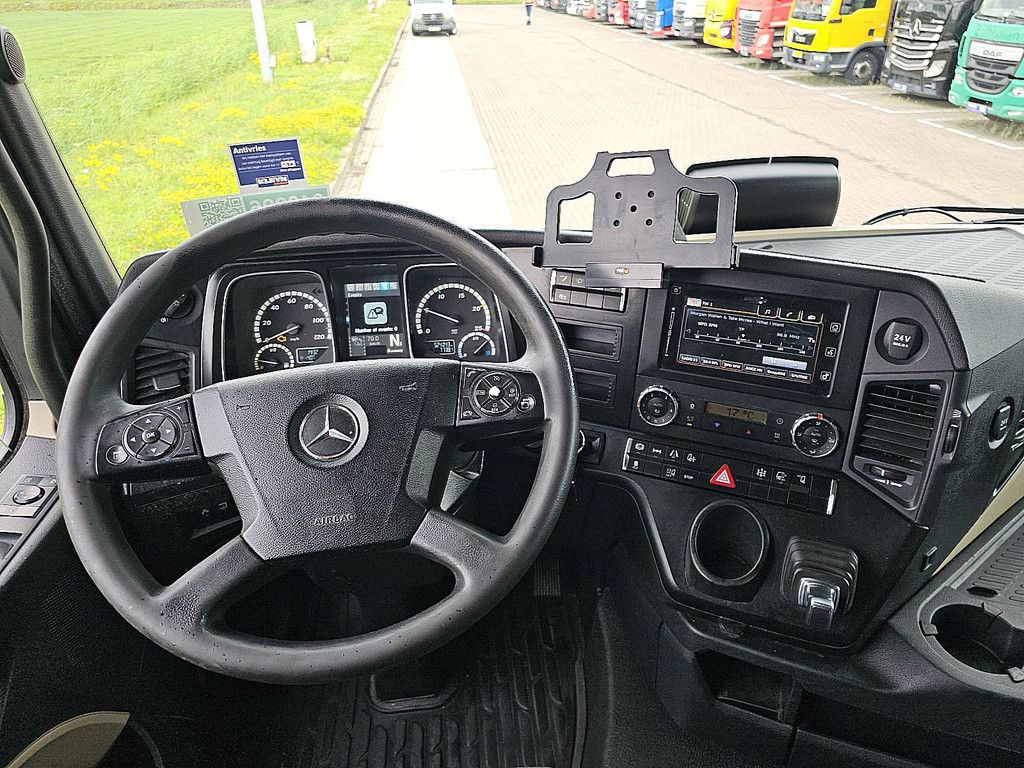 MERCEDES-BENZ ACTROS 1843