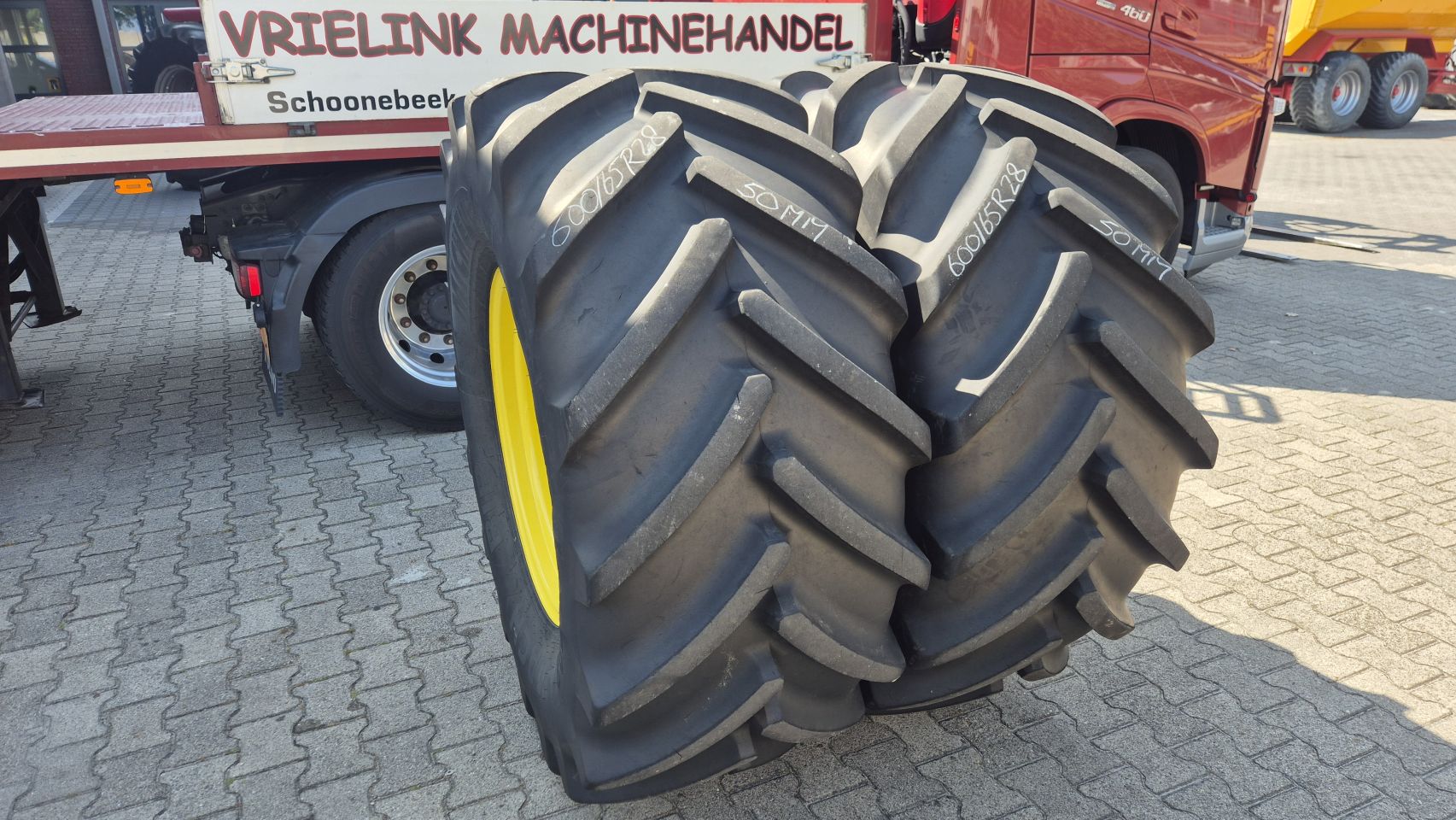 Michelin MachXbib 600/65R28 op 10 gaats John Deere velgen