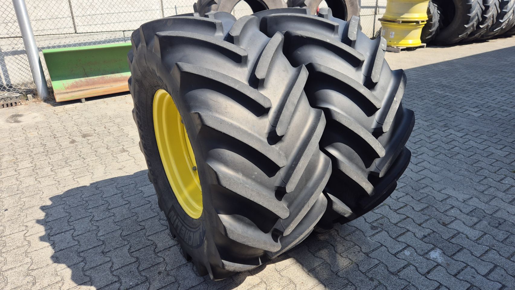 Michelin MachXbib 600/65R28 op 10 gaats John Deere velgen